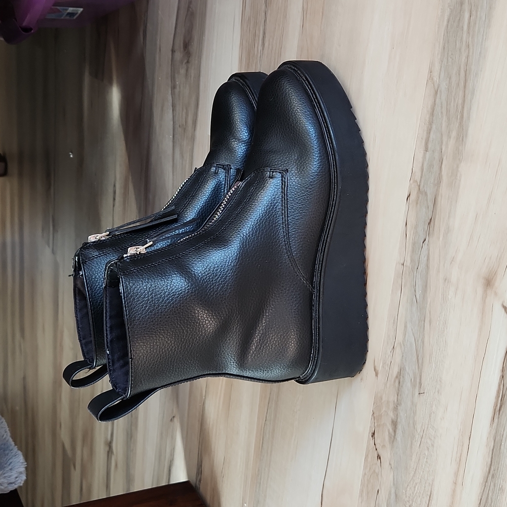 H&M black zipper platform wedge booties, 37, 6 faux leather excellent condition